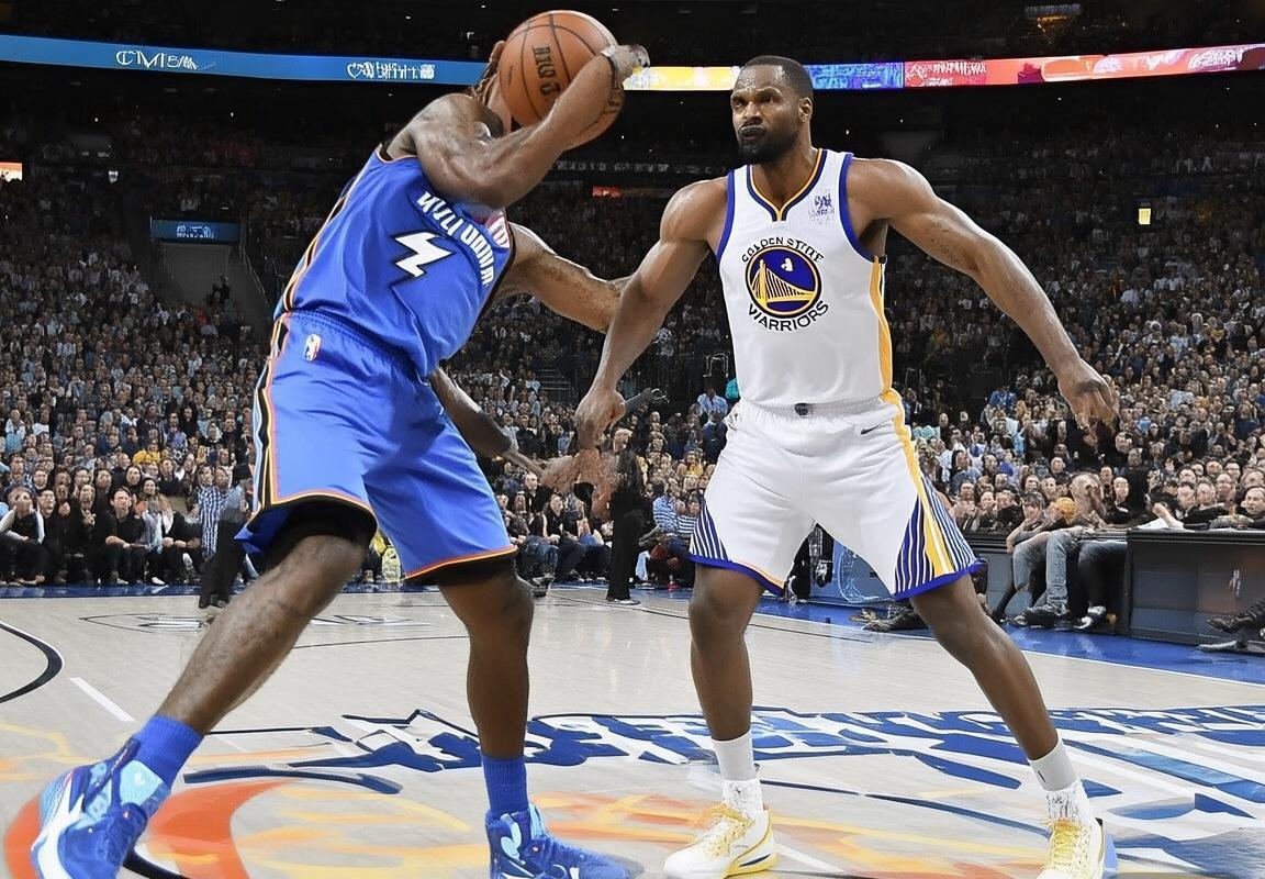 2017-2018赛季NBA勇士vs雷霆巅峰对决回顾：传奇对决与精彩瞬间